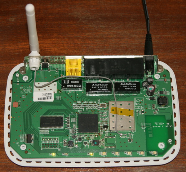 netgear-wgr614l-inside.jpg